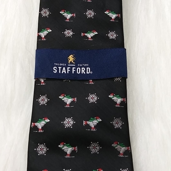 Stafford Polar Bear‎ Christmas Tie - Picture 2 of 5